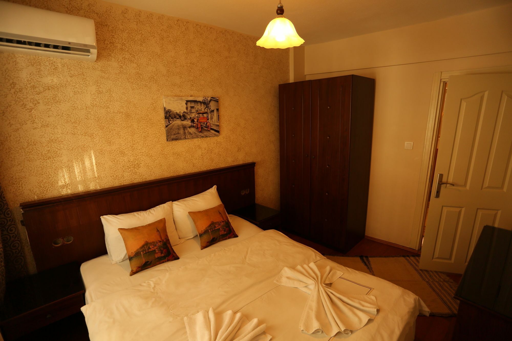איסטמבול Dos Hermanos Hotel מראה חיצוני תמונה