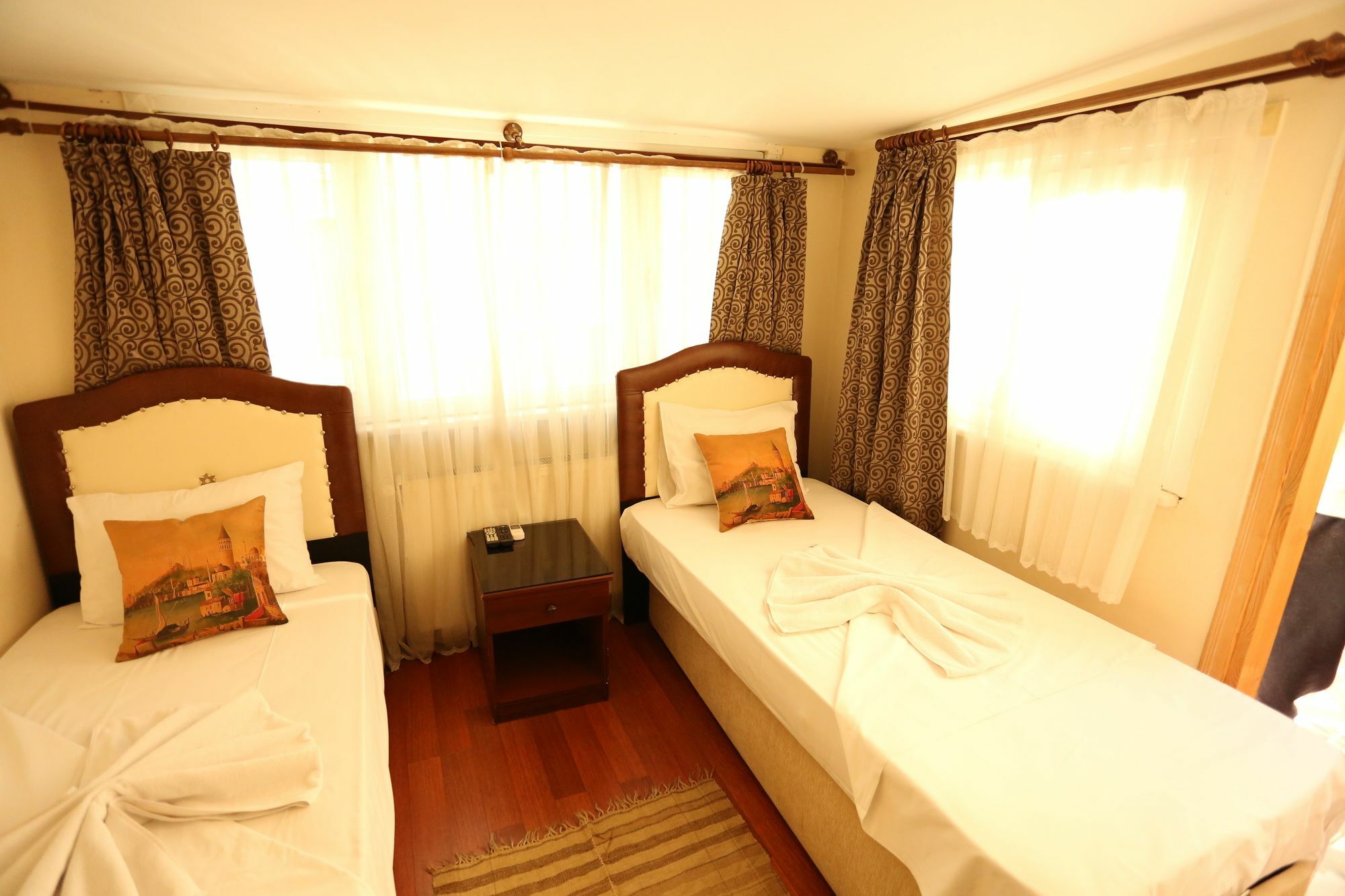 איסטמבול Dos Hermanos Hotel מראה חיצוני תמונה